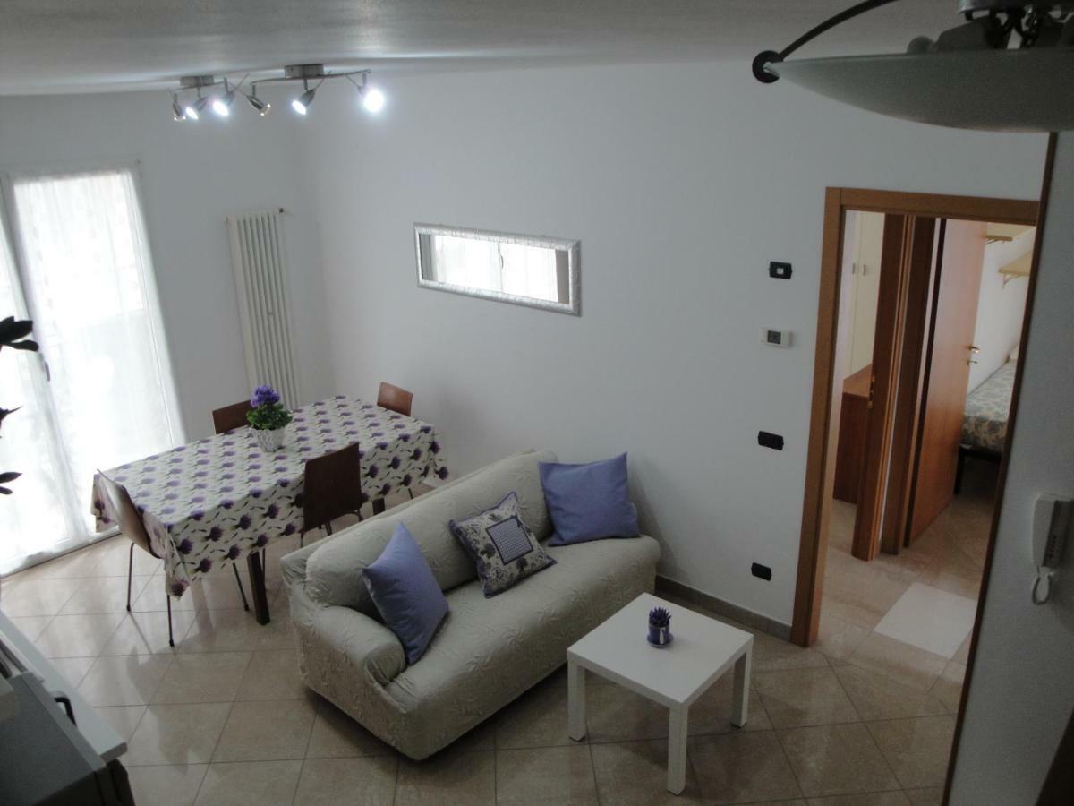 Aloe Beach Apartments, Ombrellone, Parcheggio E Uso Di Biciclette Gratis Rimini Buitenkant foto