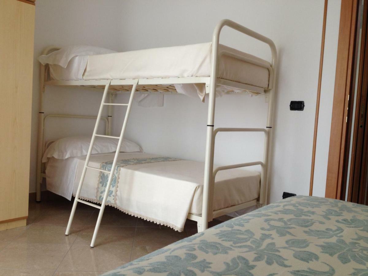 Aloe Beach Apartments, Ombrellone, Parcheggio E Uso Di Biciclette Gratis Rimini Buitenkant foto