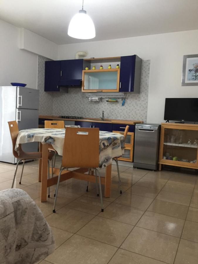 Aloe Beach Apartments, Ombrellone, Parcheggio E Uso Di Biciclette Gratis Rimini Buitenkant foto