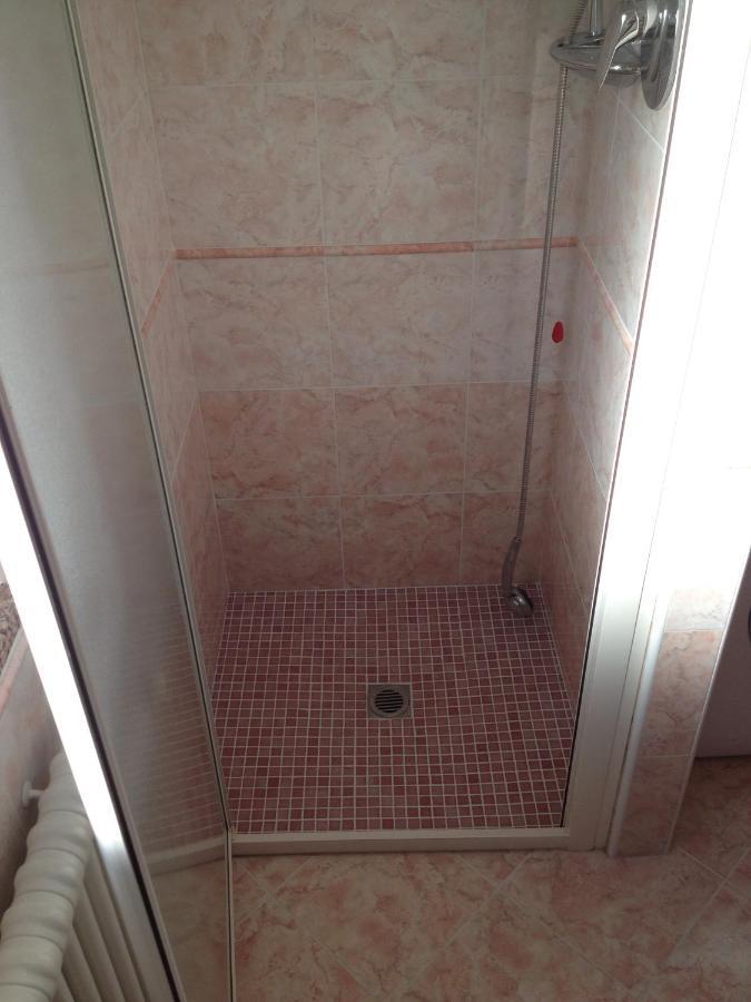 Aloe Beach Apartments, Ombrellone, Parcheggio E Uso Di Biciclette Gratis Rimini Buitenkant foto
